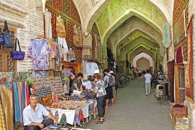 A Complete Chapter To Old Bukhara - Kosh Madrasah and Abdulaziz-Khan Madrasah: quick looks that should still teach you