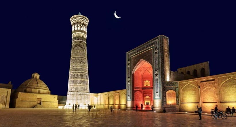 All You Need To Know About Bukhara. A Walk In The Town - Meeting Near the Donkey Statue: What the Group Tour Feels Like