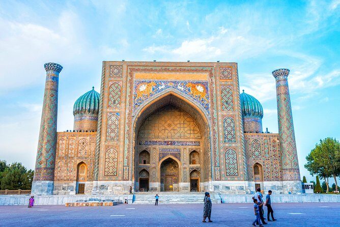 Samarkand: city tour - Shahi-Zinda: UNESCO mausoleums and the joy of small alleys