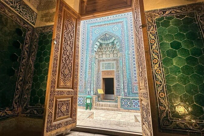 Samarkand City Tour from Silk Paper Factory to Registan Square - The big idea: a guided circuit that stitches Samarkand together