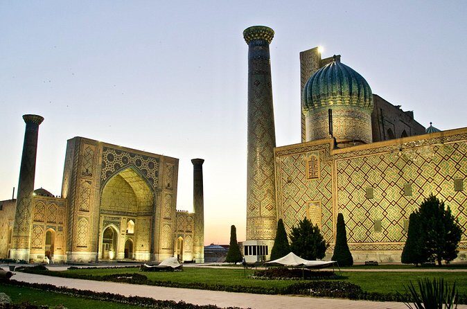 Samarkand City Tour with a Professional Photographer - Stop 5: Siab Bazaar for the real Samarkand moment