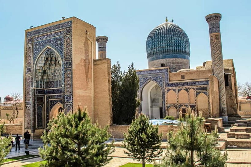 Samarkand: Historical Monuments Guided Walking Tour - Bibi-Khanym Mosque: ambition you can measure with your eyes