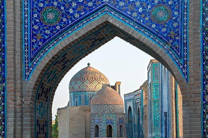 Shakhrisabz Private Day Tour from Samarkand - Guide impact on a private day: Lochin, Luna, and Chador set the tone