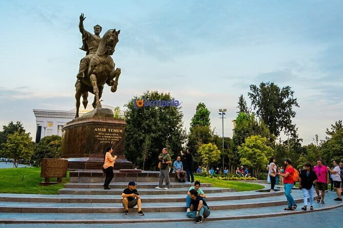 Tashkent Private Full-Day City Tour on a Premium Car - Tashkent Metro stations: Soviet design you can ride