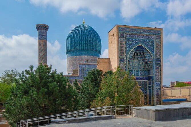 Tour From Samarkand To Tajikistan: Seven Lakes - Transport and road reality: AC, dust, and bumpy mountain travel